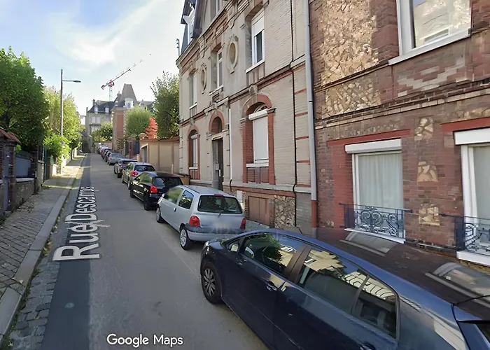 Descamps Apartment *